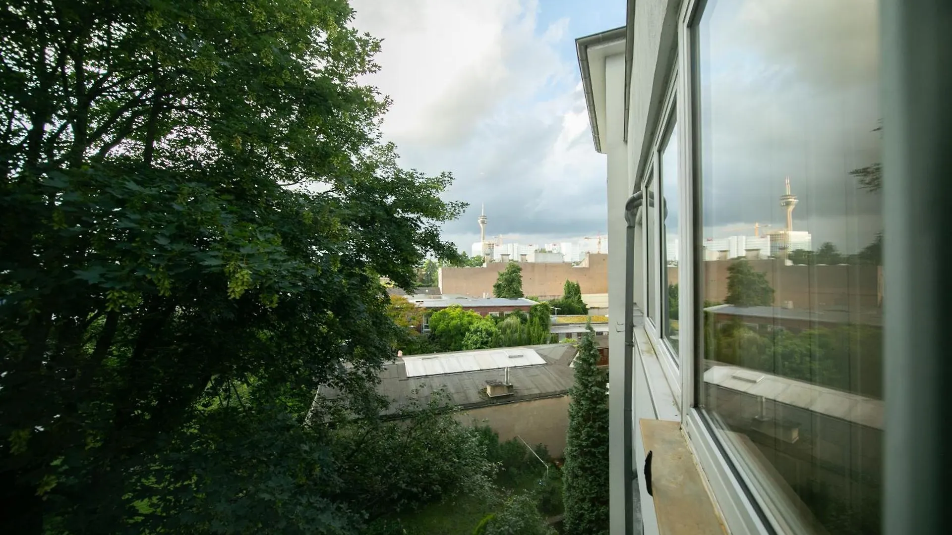Bright Apartment - Zentral Mit Kueche - 65 Sqm - Messe Dusseldorf